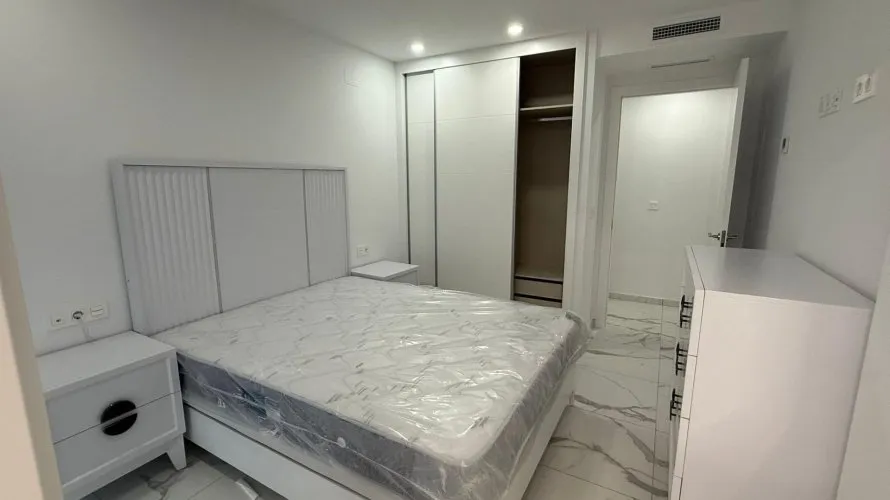 Apartamento de 2 dormitorios en Torrevieja, España No. 615 № 10