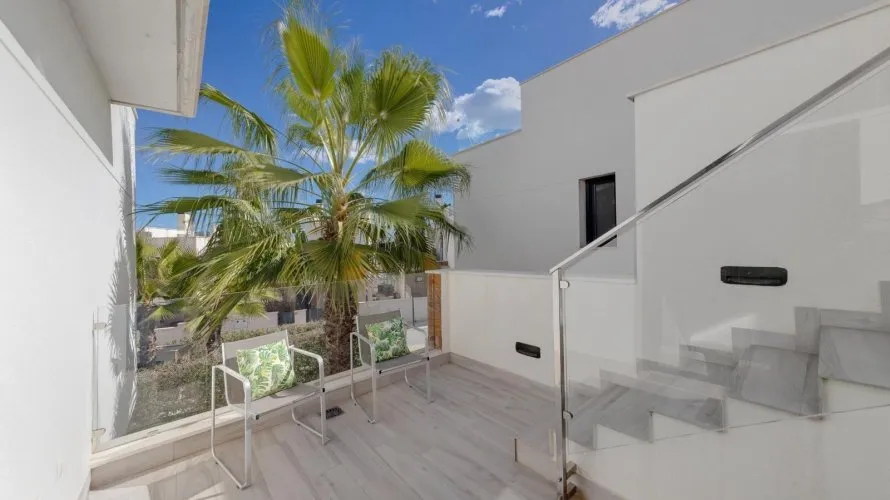 Villa de 3 dormitorios en La Zenia, Spain No. 638 № 16