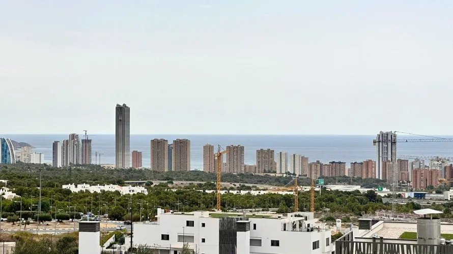 Apartamento de 2 dormitorios en Finestrat, España No. 981 № 24