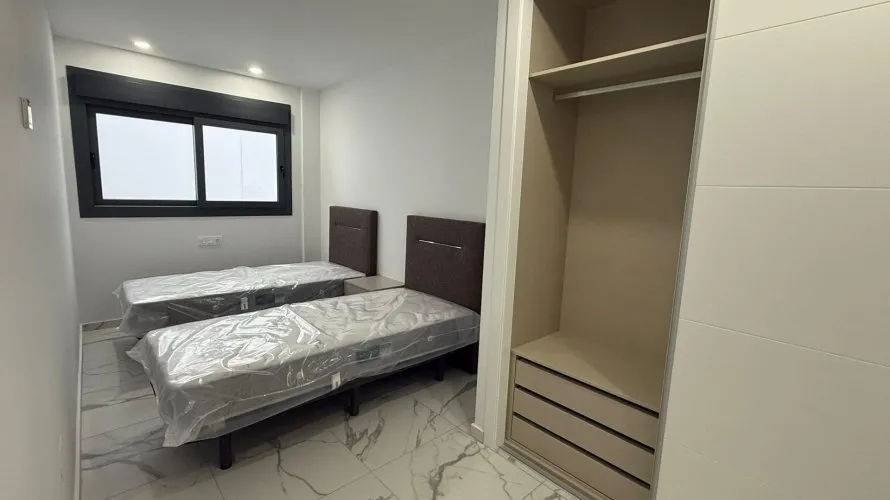 Apartamento de 2 dormitorios en Torrevieja, España No. 615 № 14