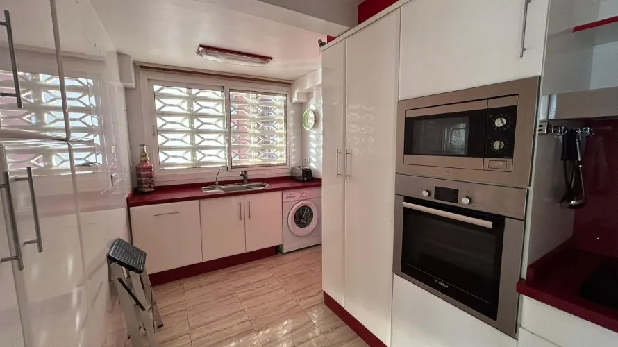 Apartamento de 2 dormitorios en Benidorm, España No. 1032 № 23