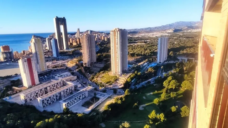 Apartamento de 1 dormitorio en Benidorm, España No. 1061 № 2