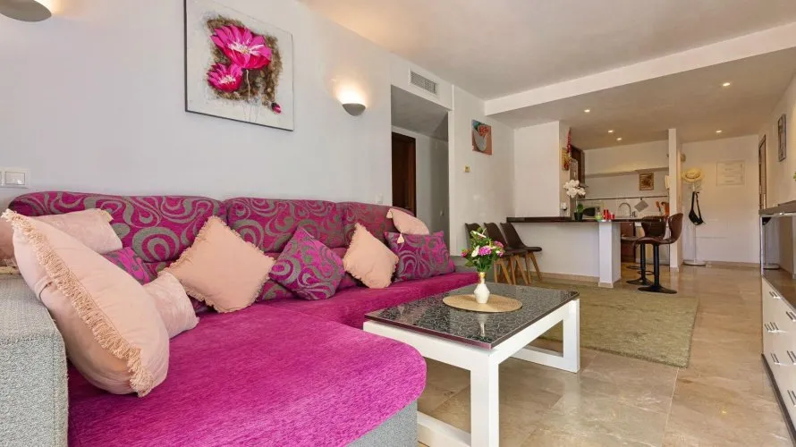 Apartamento de 2 dormitorios en Torrevieja, España No. 939 № 6