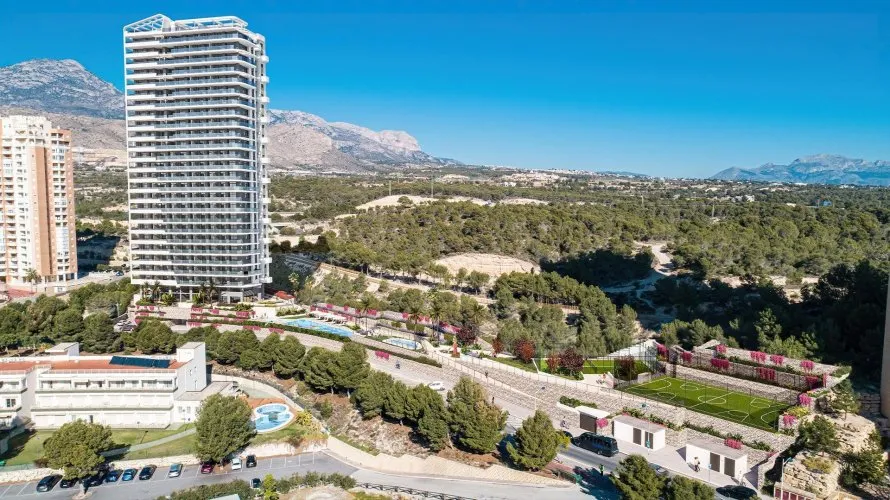 Apartamento de 2 dormitorios en Benidorm, España No. 826 № 2