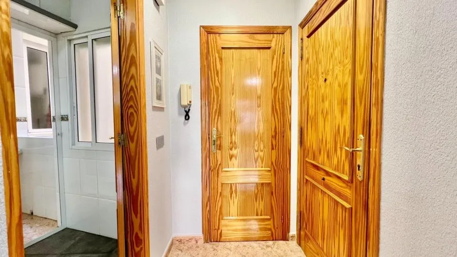 Apartamento de 2 dormitorios en Torrevieja, Spain No. 1347 № 23