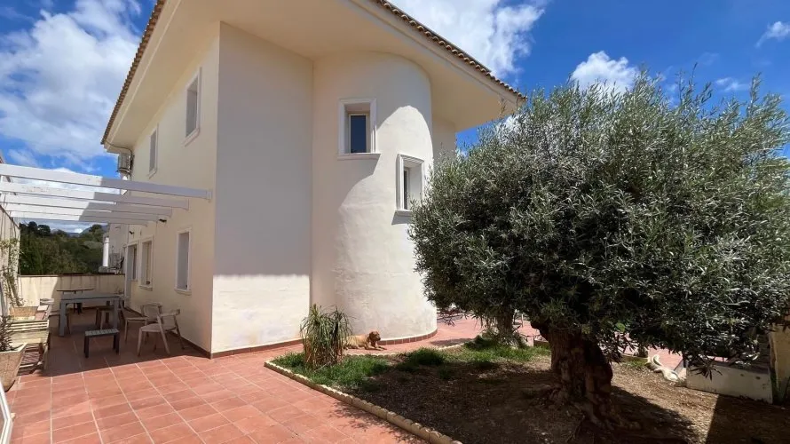 Apartamento de 4 dormitorios en L'Alfàs del Pi, España No. 1261