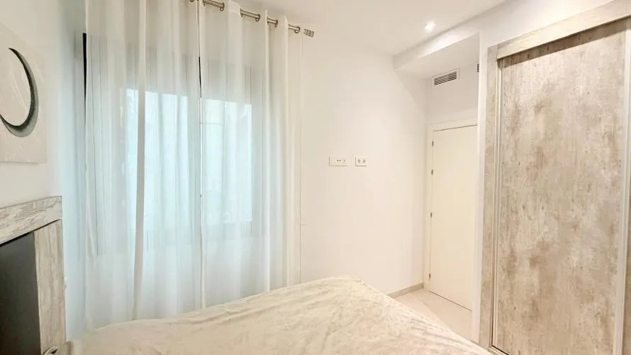 Apartamento de 3 dormitorios en La Florida, España No. 1275 № 20