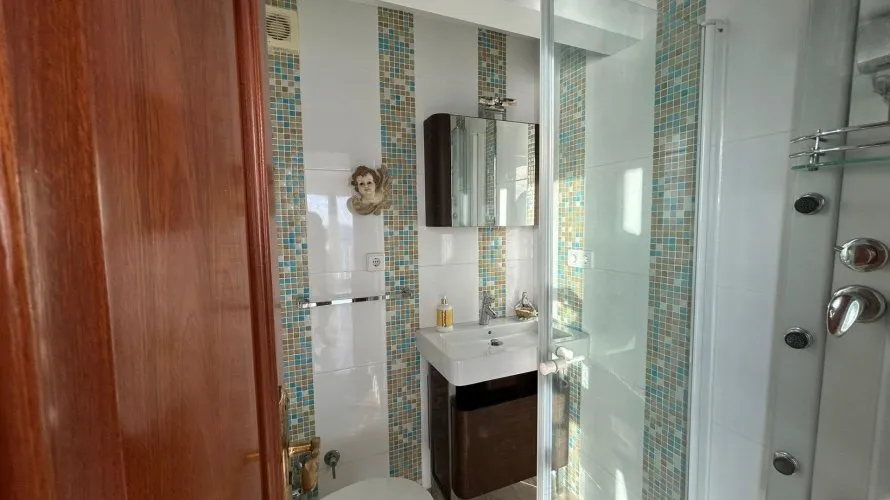 Apartamento de 2 dormitorios en Benidorm, España No. 1032 № 17