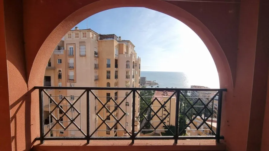 Apartamento de 2 dormitorios en Torrevieja, España No. 608 № 3