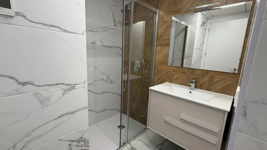 Apartamento de 2 dormitorios en Torrevieja, España No. 615 № 13