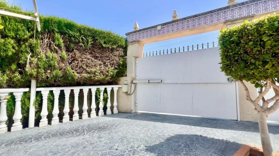 Villa de 3 dormitorios en Torrevieja, España No. 564 № 26