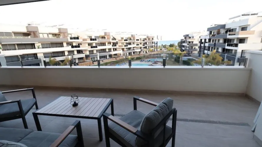 Apartamento de 2 dormitorios en Torrevieja, Spain No. 616 № 5