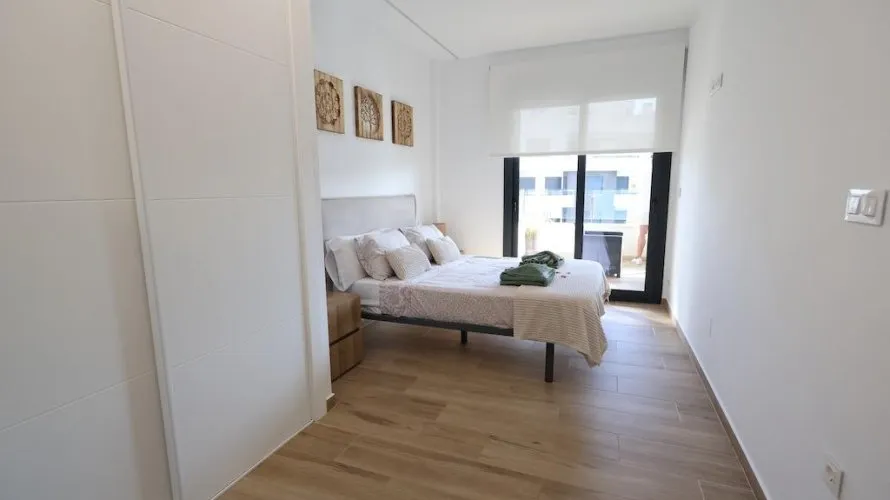 Apartamento de 2 dormitorios en Alicante, España No. 1180 № 8
