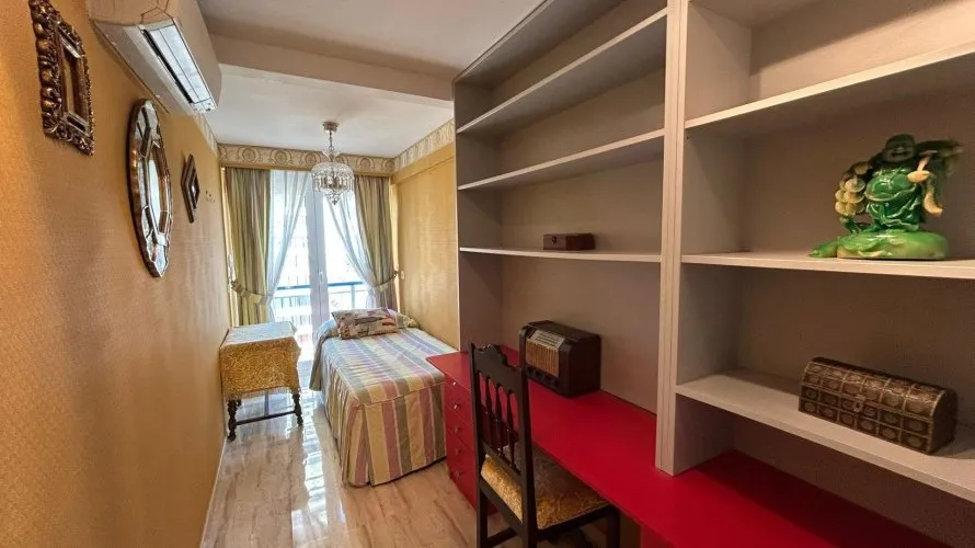 Apartamento de 2 dormitorios en Benidorm, España No. 1032 № 13