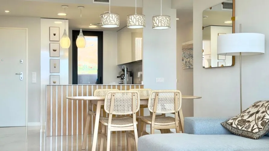 Apartamento de 3 dormitorios en Benidorm, España No. 1379 № 1