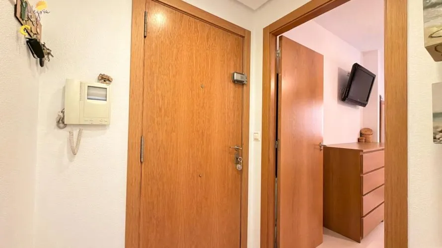 Apartamento de 1 dormitorio en Torrevieja, España No. 1593 № 3