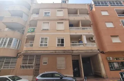 Apartamento de 2 dormitorios en Torrevieja, España No. 1543