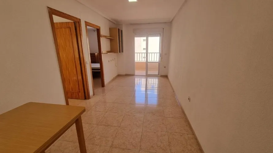 Apartamento de 2 dormitorios en Torrevieja, España No. 1594 № 10