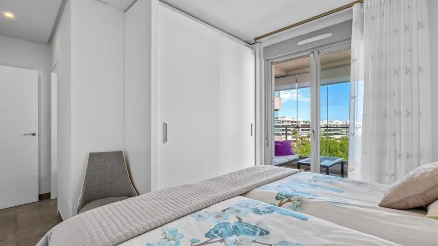 Apartamento de 2 dormitorios en San Miguel de Salinas, España No. 1470 № 1