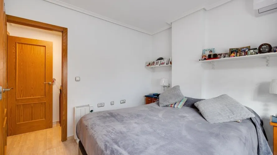 Apartamento de 2 dormitorios en Torrevieja, España No. 1471 № 12