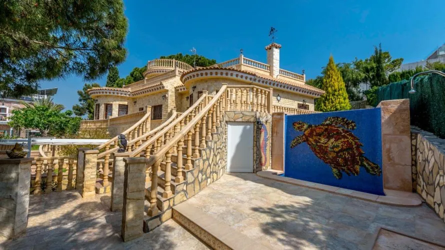 Villa de 4 dormitorios en Campoamor, España No. 1459 № 4