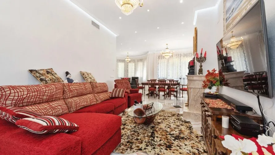Villa de 4 dormitorios en Campoamor, España No. 1459 № 25