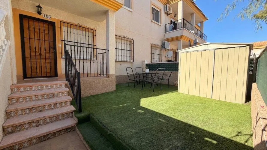 Bungalow de 2 dormitorios en Campoamor, España No. 1564 № 1