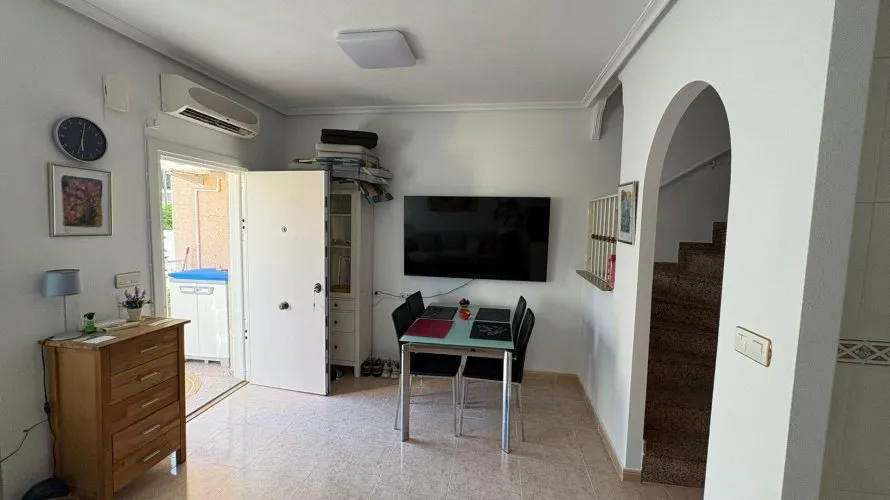 Сasa de 2 dormitorios en Alicante, España No. 1566 № 17