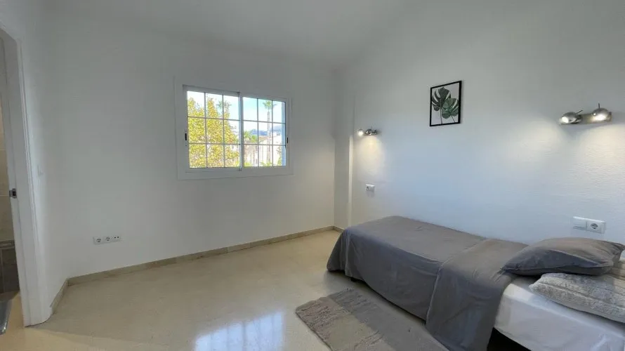 Сasa de 3 dormitorios en Albir, España No. 1465 № 4