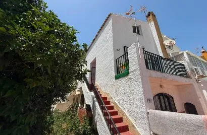 Bungalow de 2 dormitorios en Torrevieja, España No. 1632