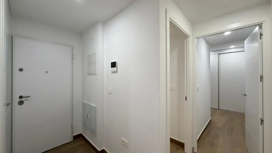 Apartamento de 2 dormitorios en Torrevieja, España No. 1533