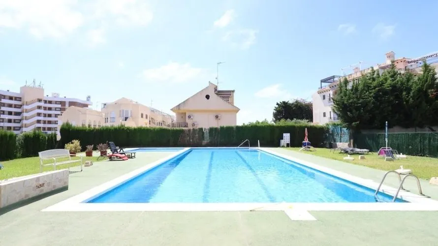 Apartamento de 3 dormitorios en La Zenia, España No. 1499 № 2