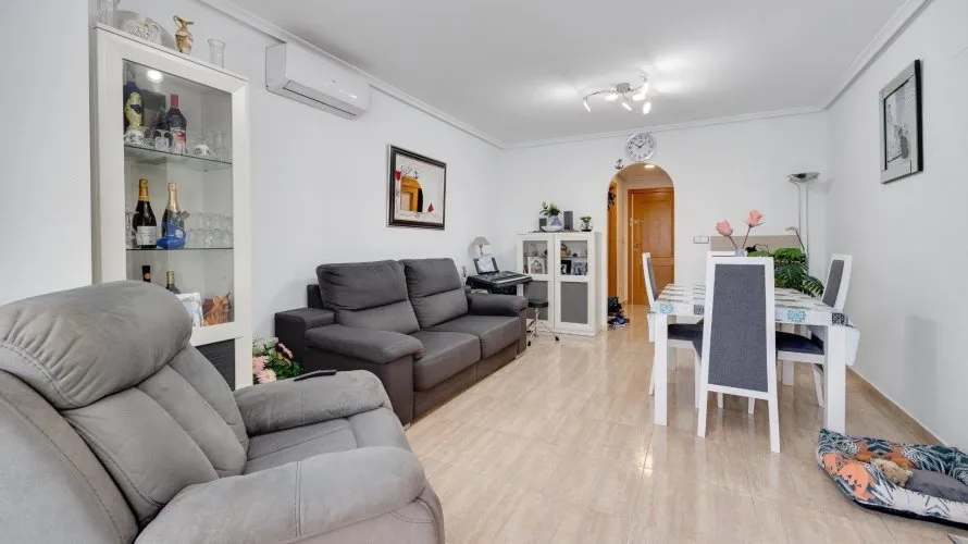 Apartamento de 2 dormitorios en Torrevieja, España No. 1471 № 19