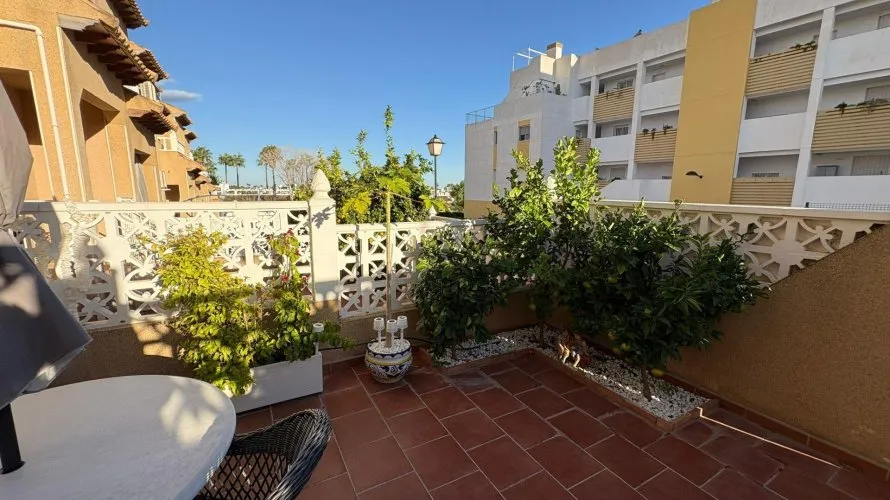 Сasa de 2 dormitorios en Alicante, España No. 1566 № 26