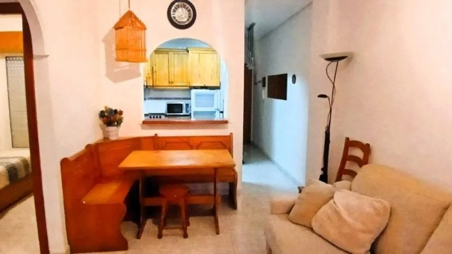 Apartamento de 2 dormitorios en Torrevieja, España No. 1575 № 4