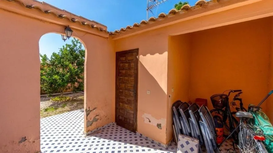 Bungalow de 1 dormitorio en Torrevieja, España No. 1590