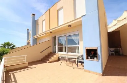 Сasa de 3 dormitorios en Cabo Roig, España No. 1494