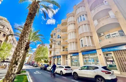 Apartamento de 2 dormitorios en Torrevieja, España No. 1586