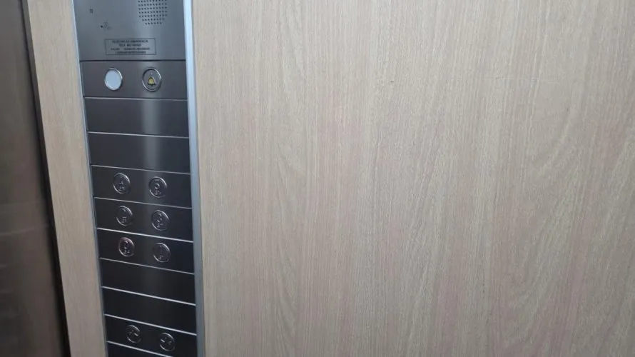 Apartamento de 2 dormitorios en Alicante, España No. 1596 № 1