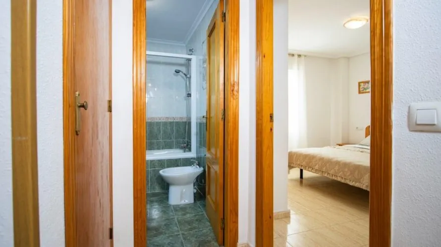 Apartamento de 1 dormitorio en Torrevieja, España No. 1609 № 7