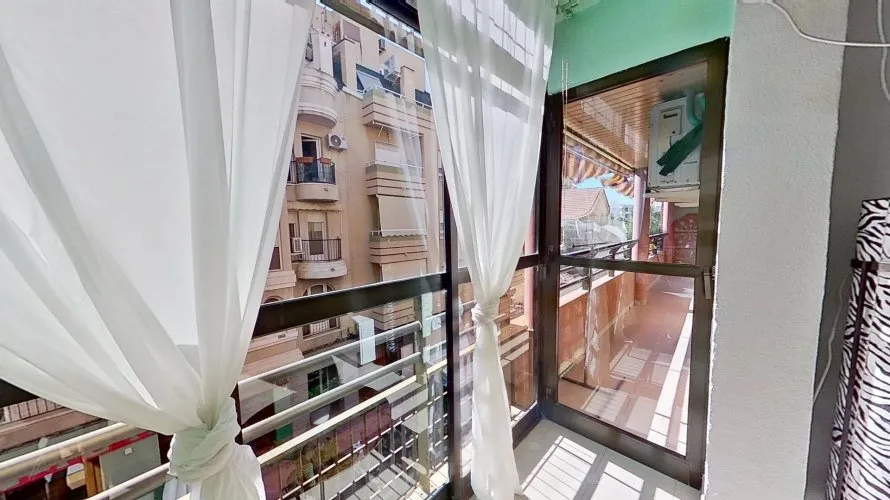 Apartamento de 4 dormitorios en Torrevieja, España No. 1483 № 21
