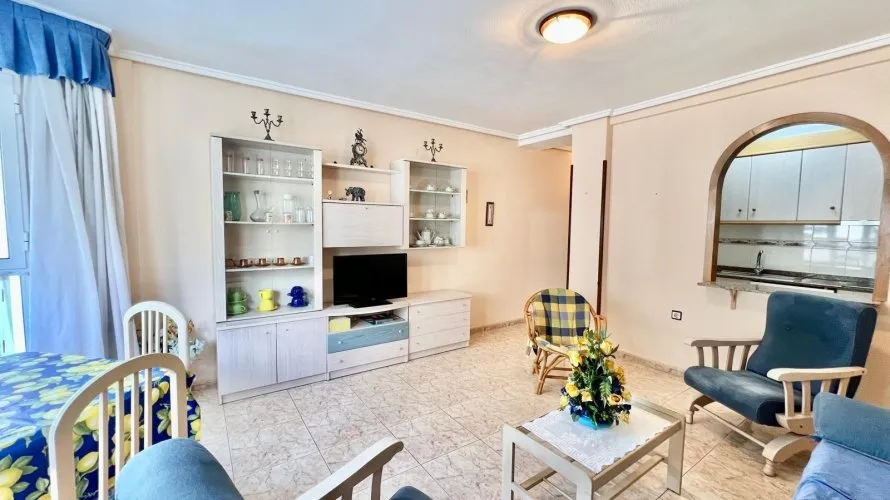 Apartamento de 2 dormitorios en Torrevieja, España No. 1586 № 8