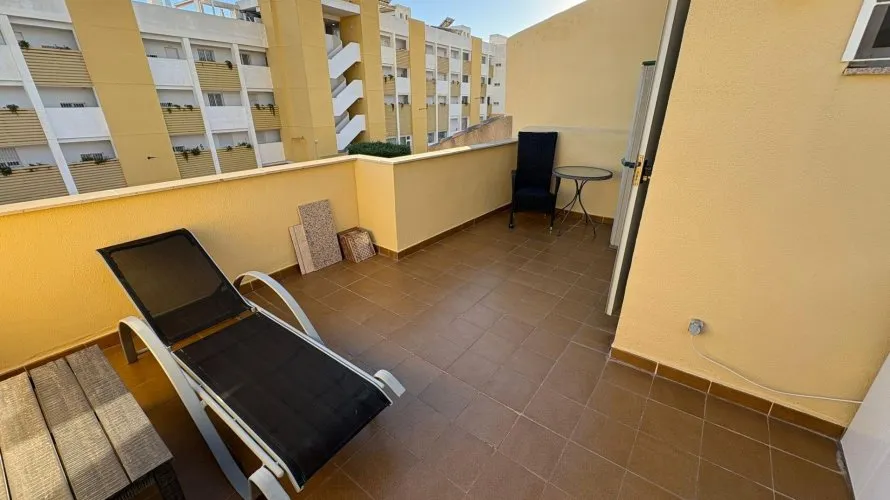 Сasa de 2 dormitorios en Alicante, España No. 1566 № 1