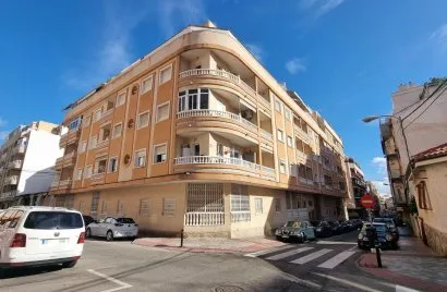 Apartamento de 2 dormitorios en Torrevieja, España No. 1558