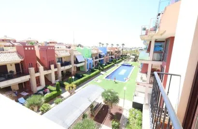 Apartamento de 2 dormitorios en La Zenia, España No. 1519