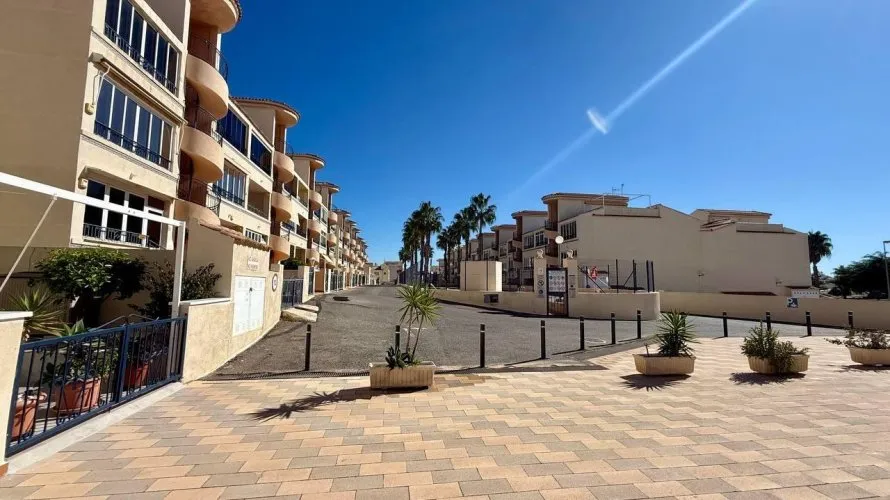 Apartamento de 2 dormitorios en Orihuela, España No. 1557 № 1