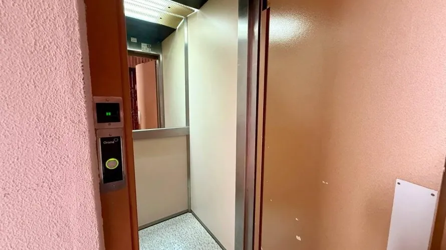 Apartamento de 2 dormitorios en Torrevieja, España No. 1589 № 2