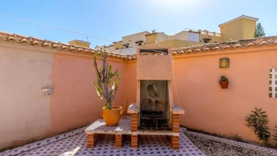 Bungalow de 1 dormitorio en Torrevieja, España No. 1590 № 1