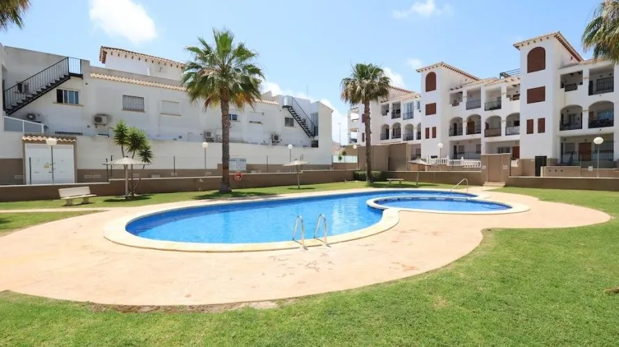 Dúplex de 2 dormitorios en Los Altos, España No. 1475