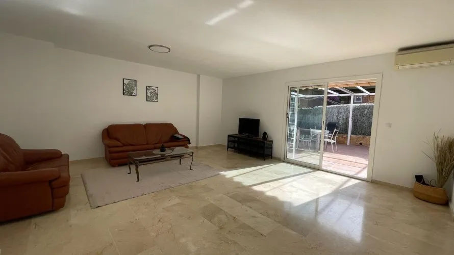 Сasa de 3 dormitorios en Albir, España No. 1465 № 9